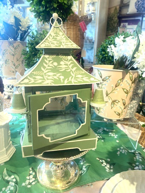 Chinoiserie Pagoda Lantern 11"