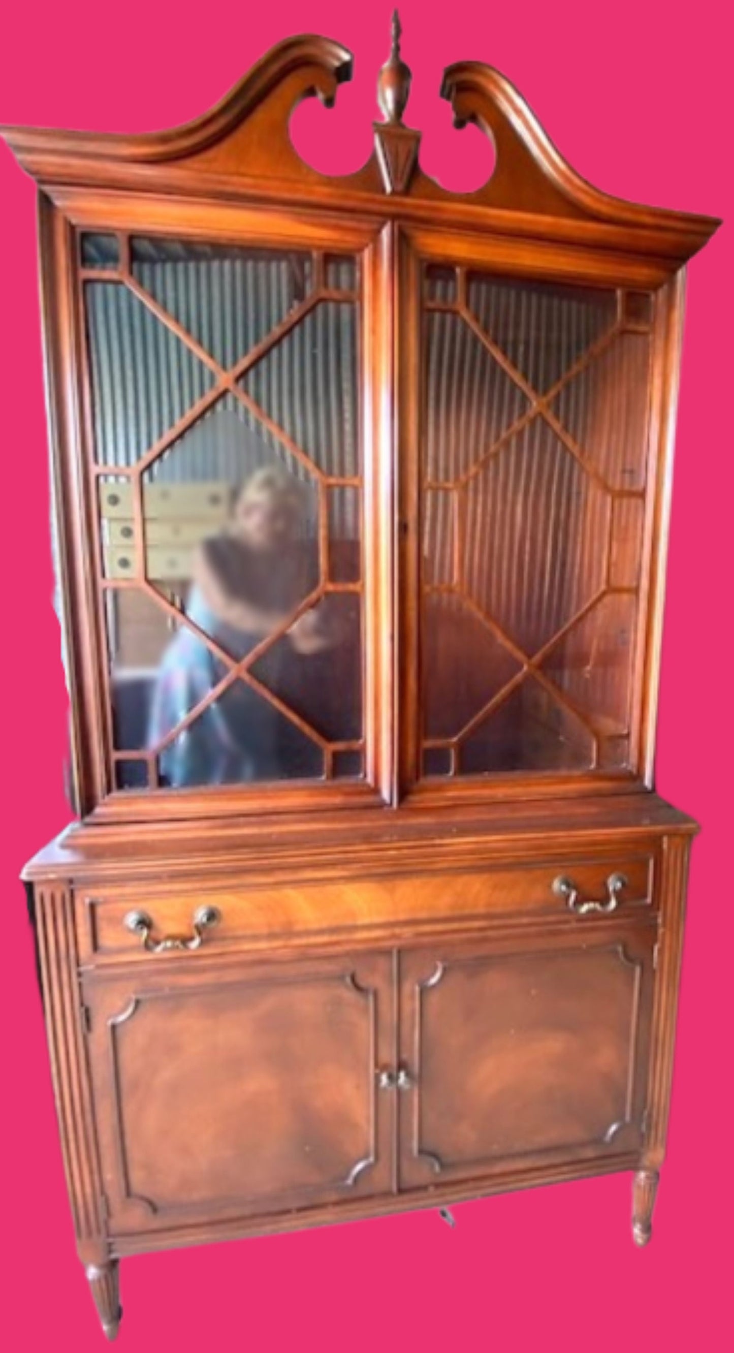 LACQUER DESIGN Your Vintage China Cabinet
