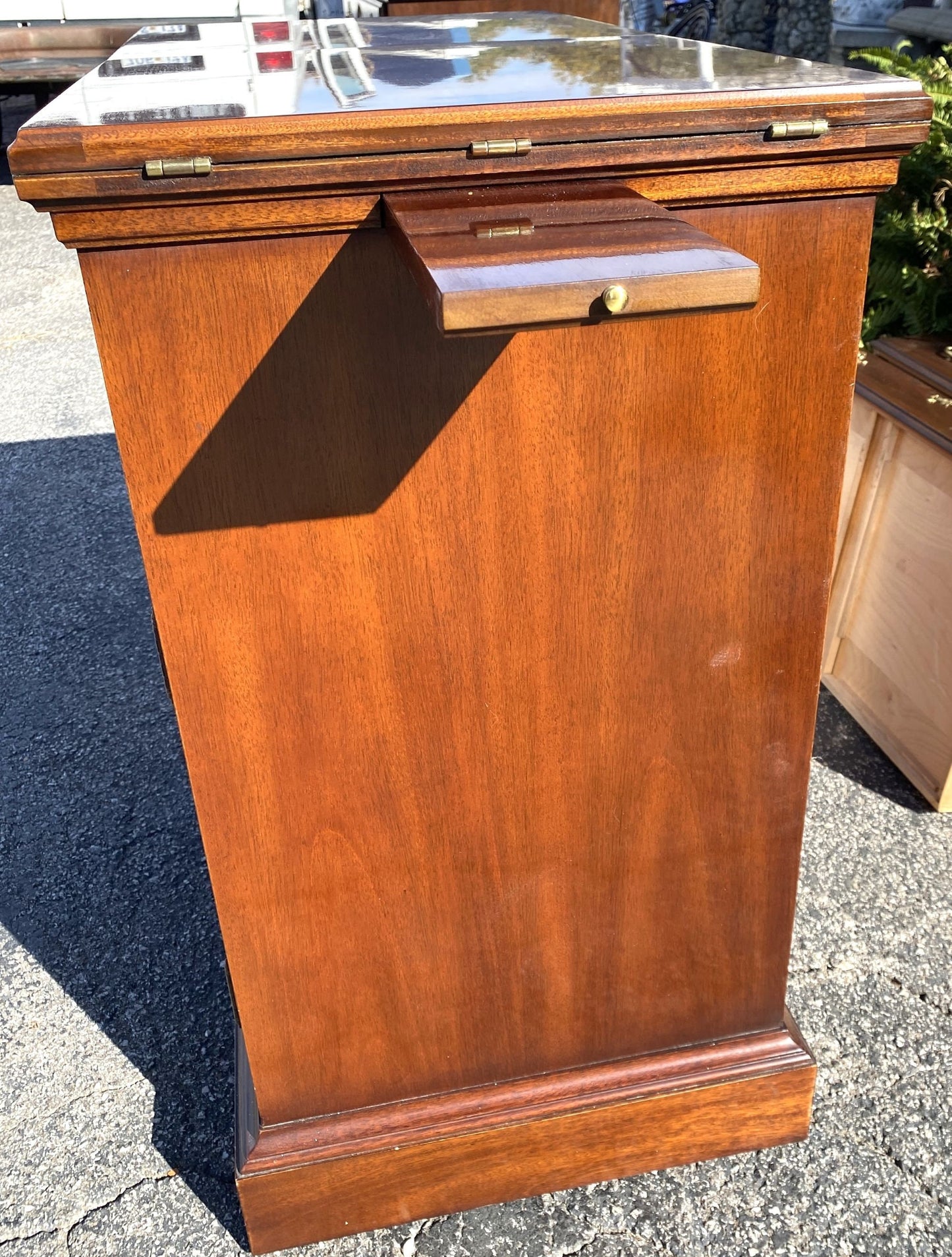 Hickory Chair Serving / Bar Cart