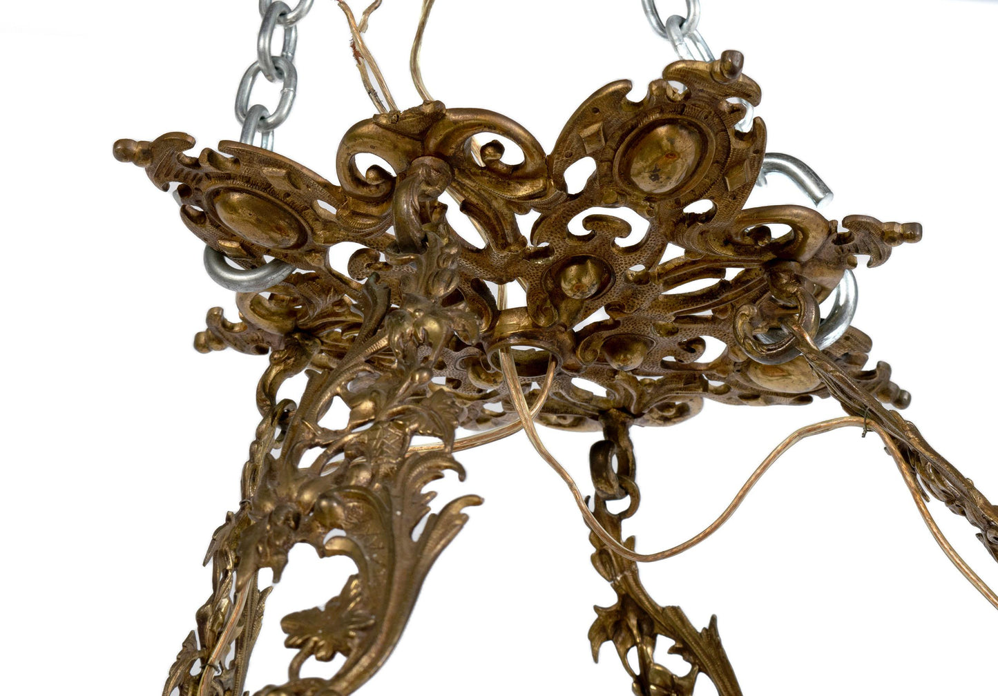 GILT BRONZE FOLIATE EIGHT-LIGHT CHANDELIER