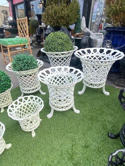 Beautiful Lattice Garden Urn Planter