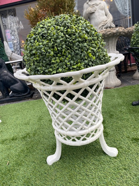 Beautiful Lattice Garden Urn Planter