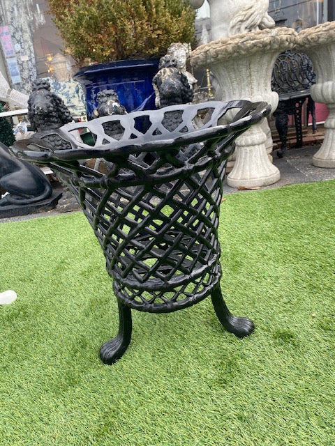 Beautiful Lattice Garden Urn Planter