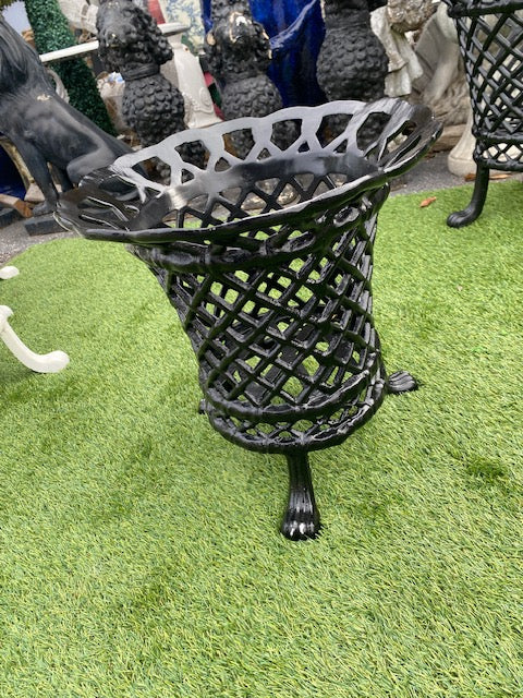 Beautiful Lattice Garden Urn Planter