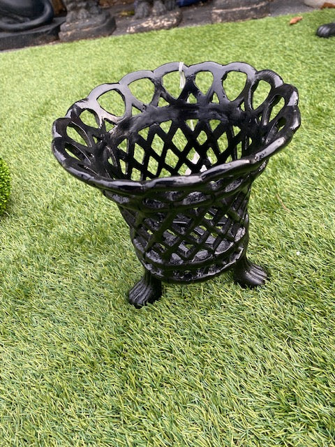 Beautiful Lattice Garden Urn Planter