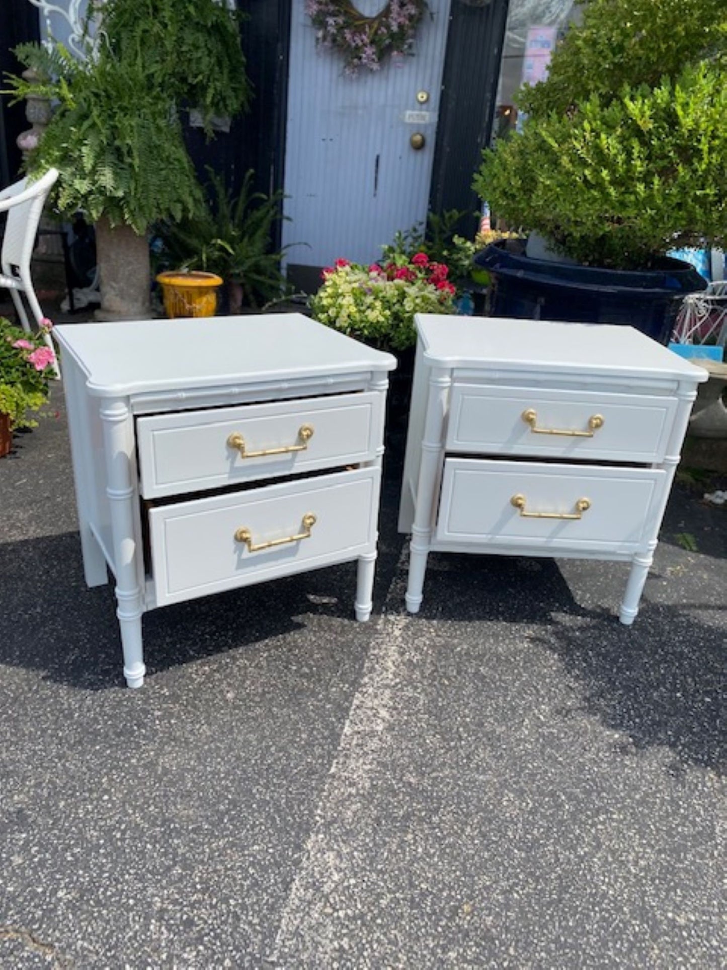 Vintage Chinoiserie Custom Lacquered Pair Night Stands/ End Tables