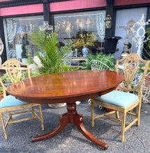 Beautiful Rosewood Round Pedestal  Table