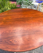 Beautiful Rosewood Round Pedestal  Table